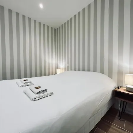 1 Lenoir Cocon Romantique Avec Jacuzzi Au Centre Apartment Reims