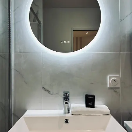 1 Lenoir Cocon Romantique Avec Jacuzzi Au Centre * Reims